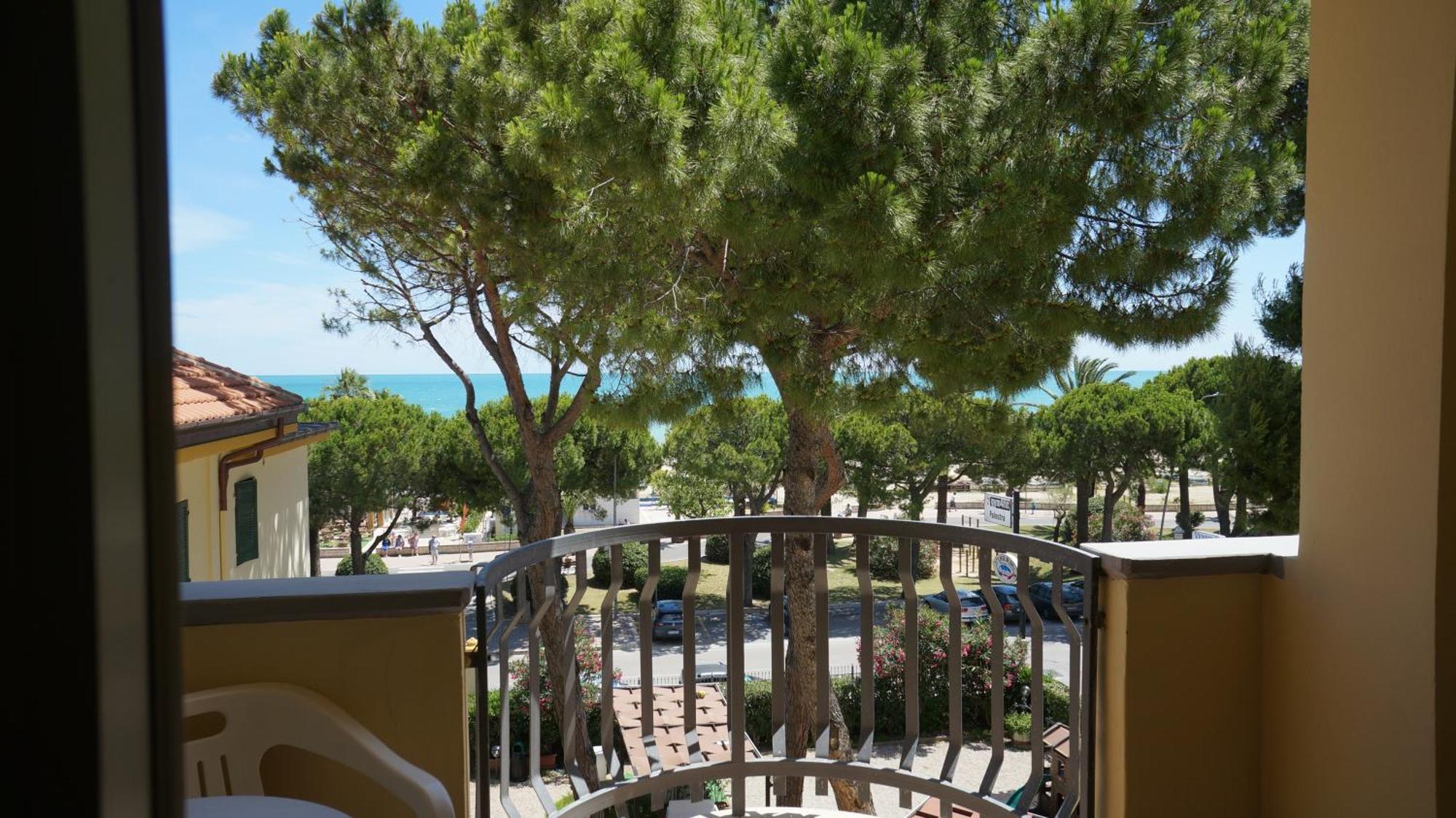 Hotel Quattropalme Tortoreto Екстериор снимка