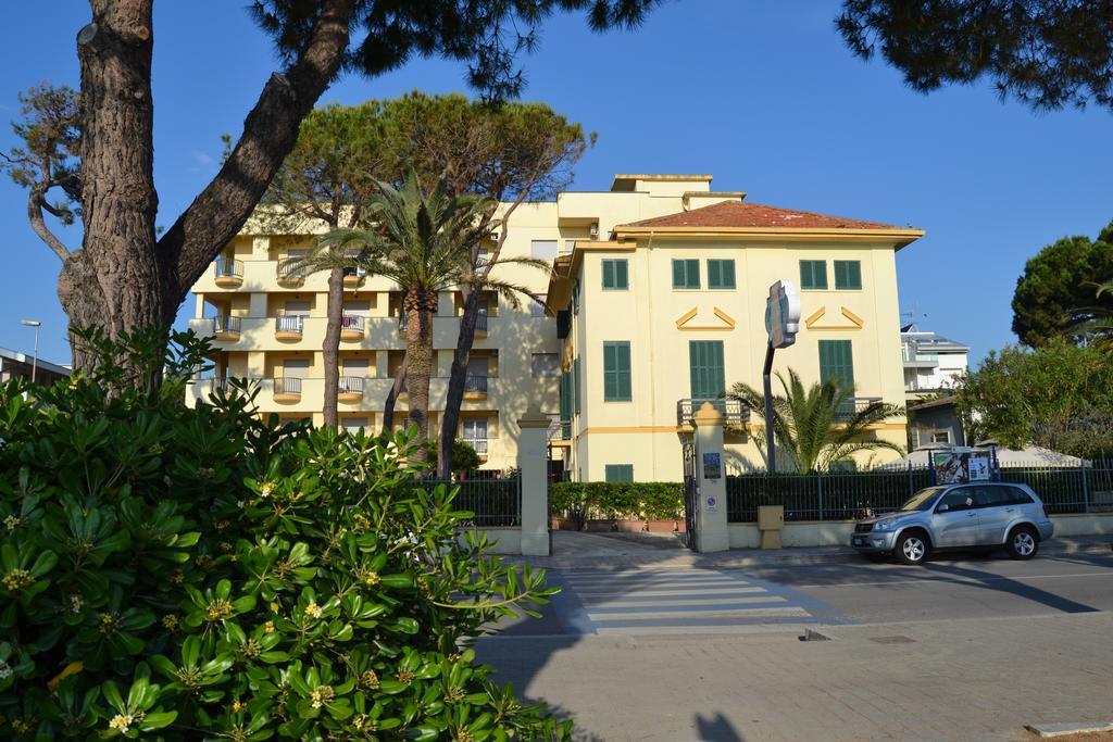 Hotel Quattropalme Tortoreto Екстериор снимка